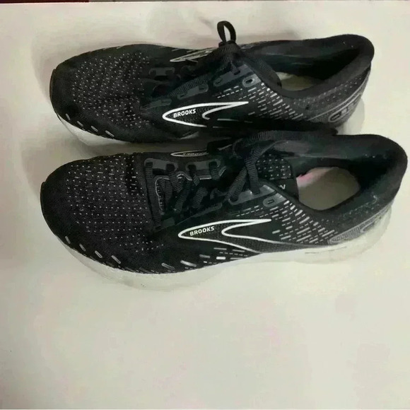 Brooks Mens Black sneakers main image 2